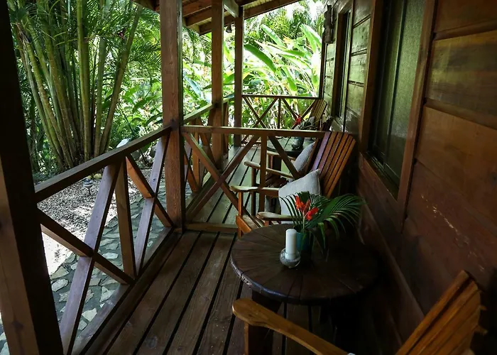 Moana Lodge