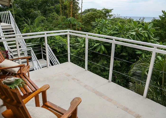 Moana Lodge